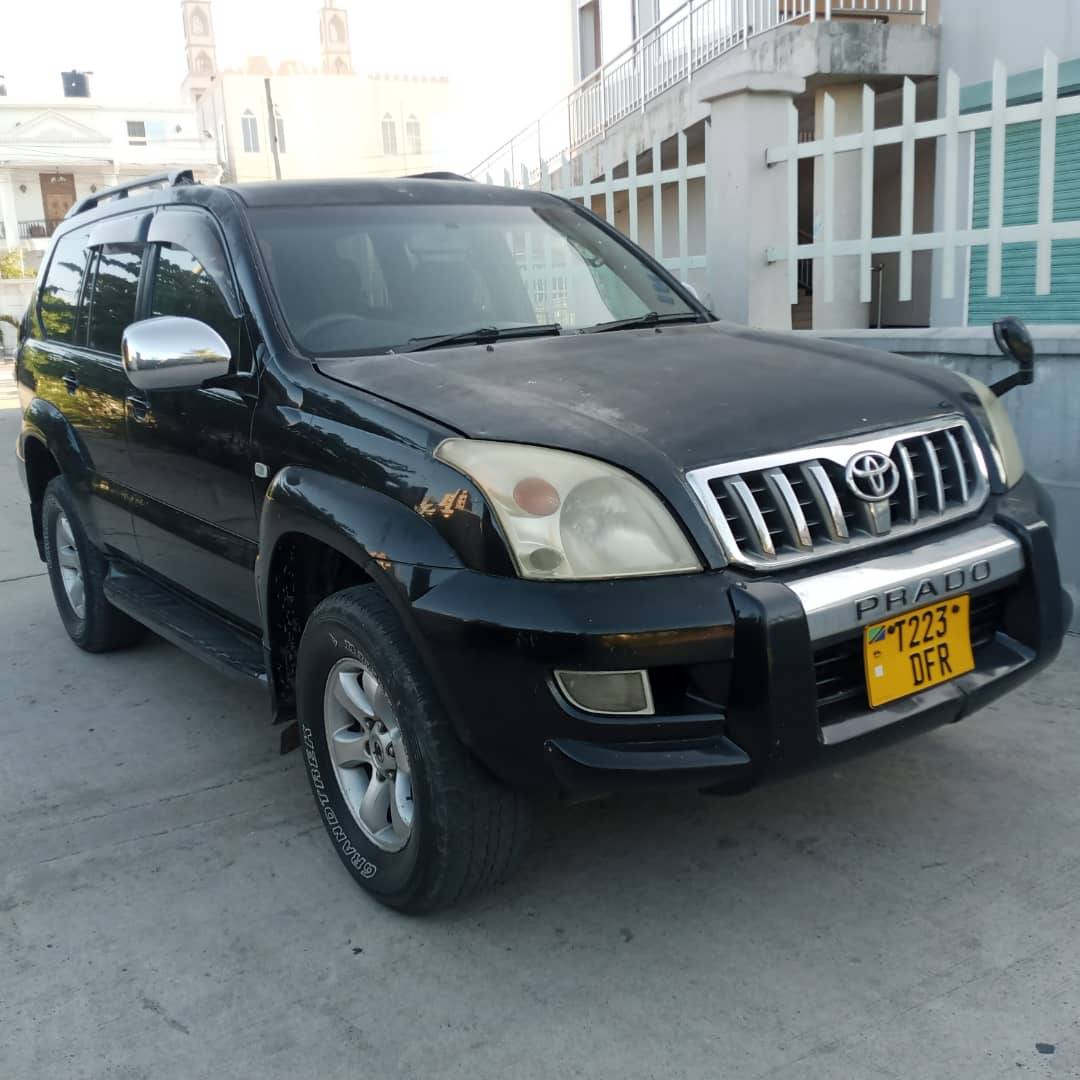 A picture of TOYOTA PRADO