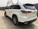 A picture of 2015 Highlander LE toks first body and accident free sparkling