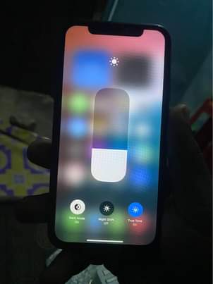 A picture of iPhone 11 GB128 line 2