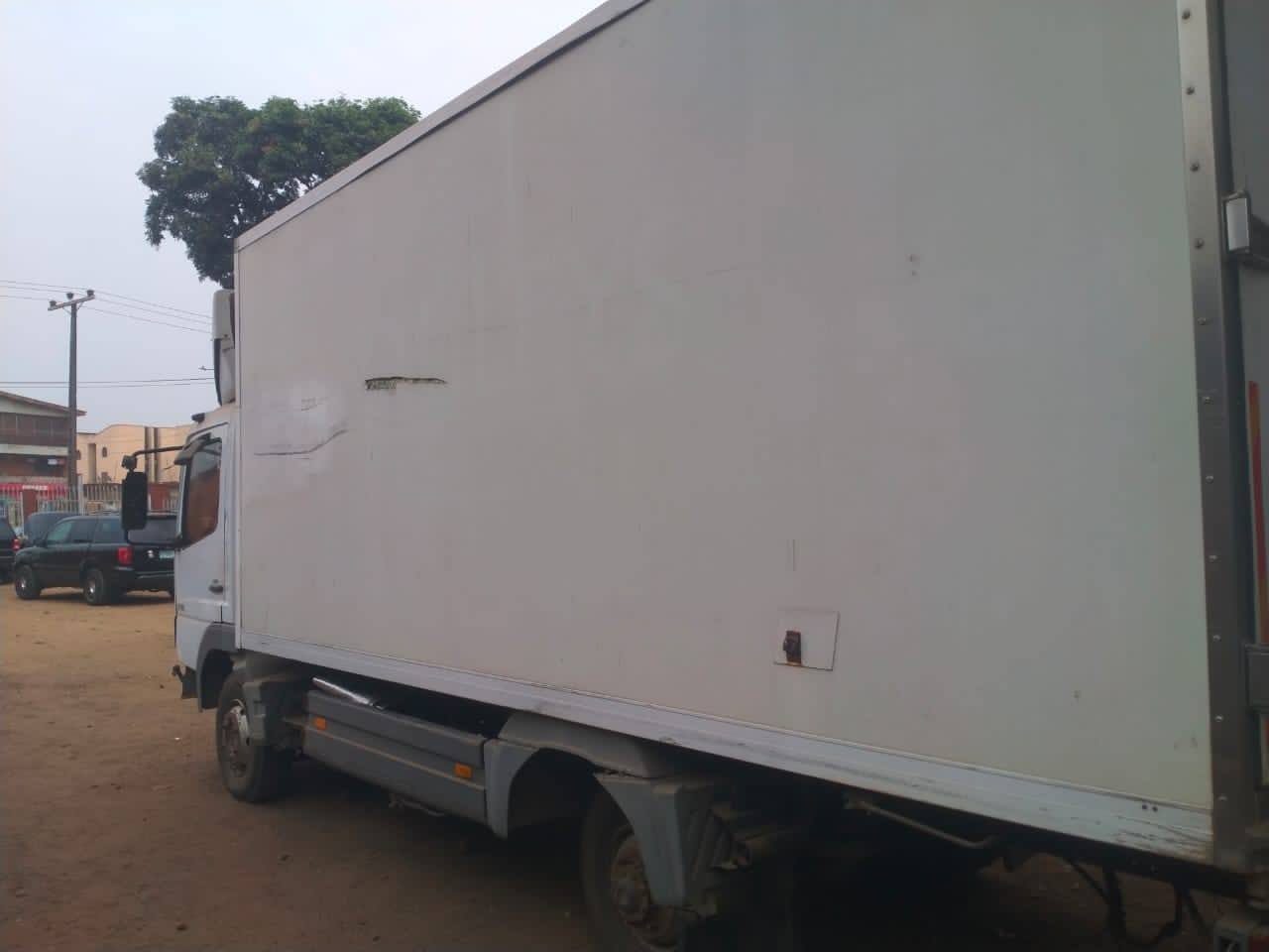 A picture of Mercedes Benz Truck 815 used good