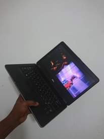 A picture of slim laptop Dell core i5