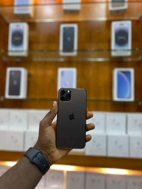 A picture of IPHONE 11 PRO