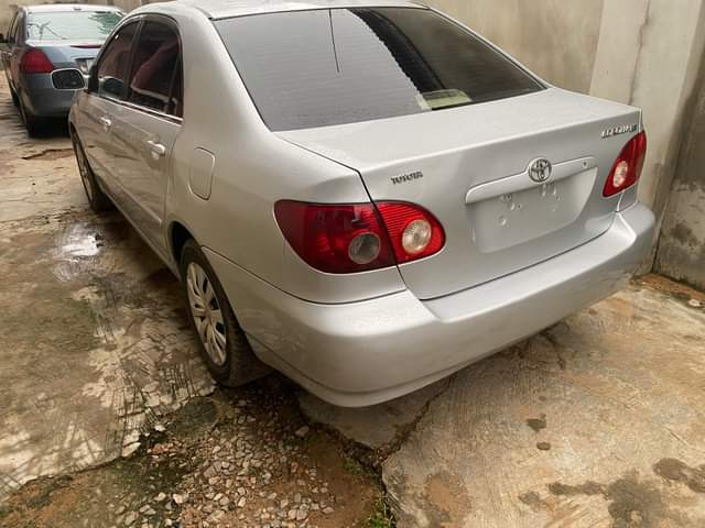 A picture of 2005 Toyota corolla