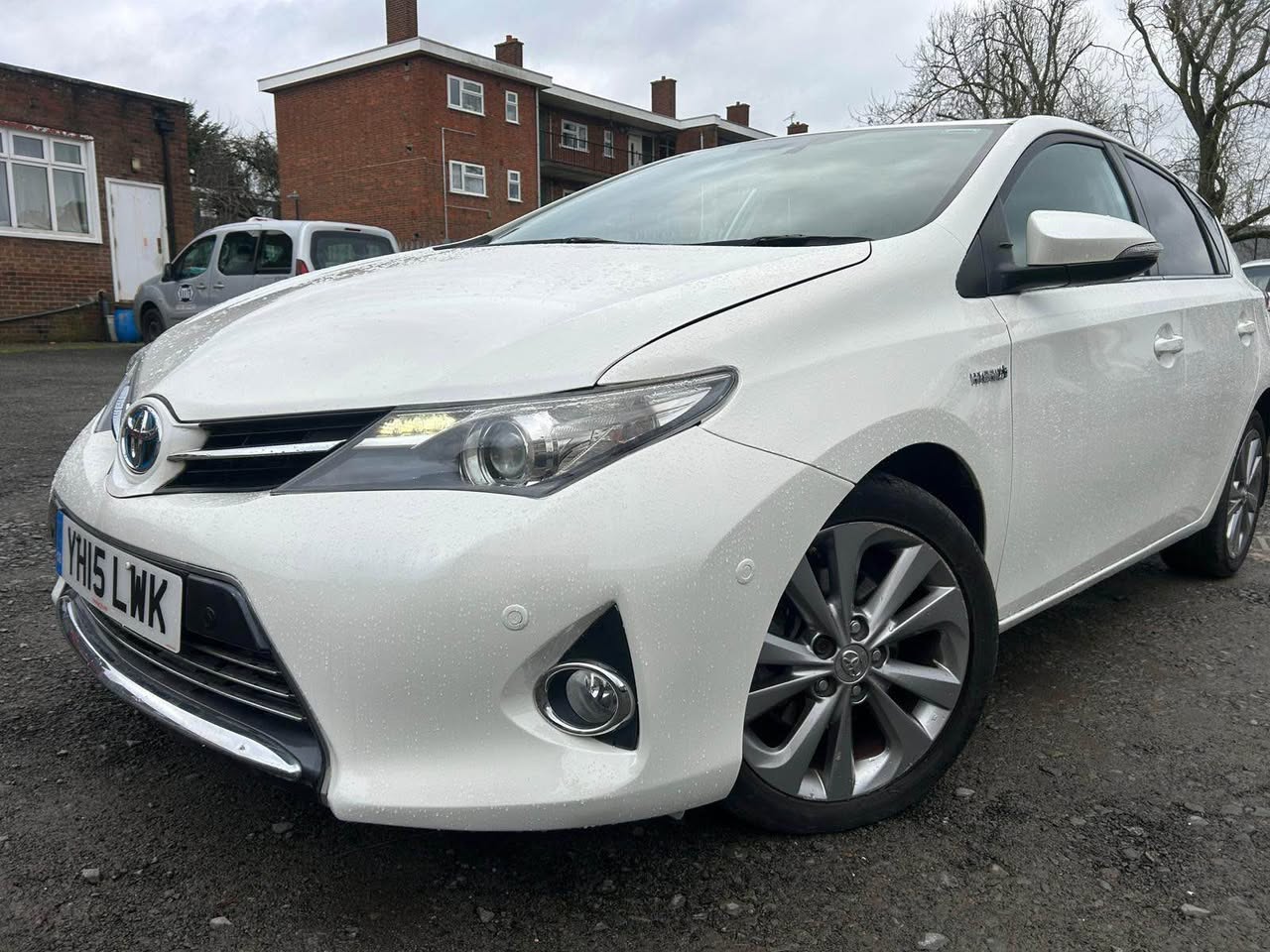 toyota auris