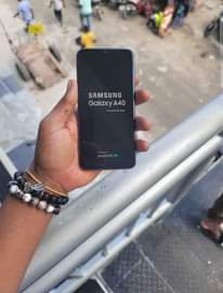 A picture of Samsung A40