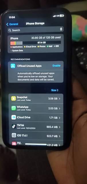 A picture of Iphone XR 128gb