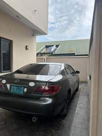 A picture of Es 330 2005 Clean as seen Catalyst Painted on first