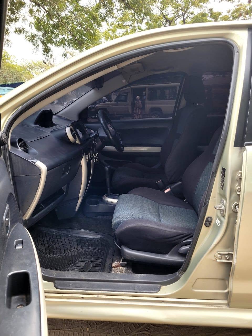 A picture of TOYOTA IST BEI 10 8M FULL DOCUMENT FULL AC CC