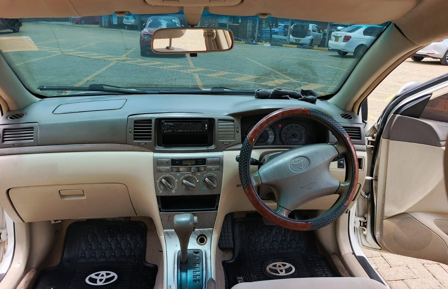 A picture of TOYOTA FIELDER BOOTLIGHT