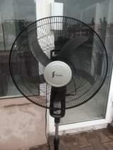 A picture of 18 INCHES SYINIX RECHARGEABLE STANDING FAN