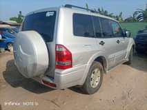 A picture of 2003 model Mitsubishi Montero