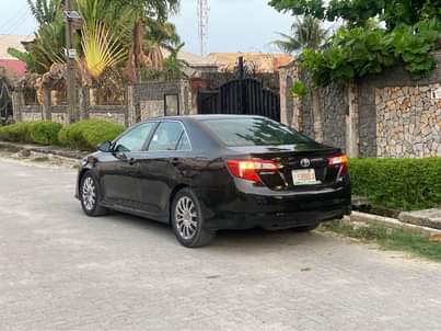 A picture of PRE OWNED 2013 TOYOTA CAMRY SE