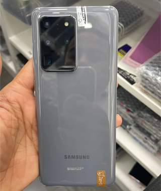 A picture of Samsung s20 5