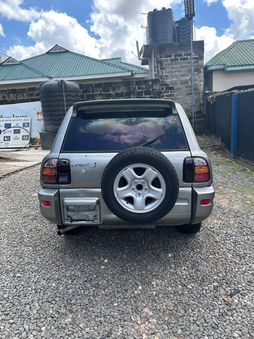 A picture of TOYOTA RAV4