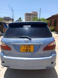 A picture of TOYOTA IPSUM Contact 0625664446 Bei 6M Cc 1980 Full Ac