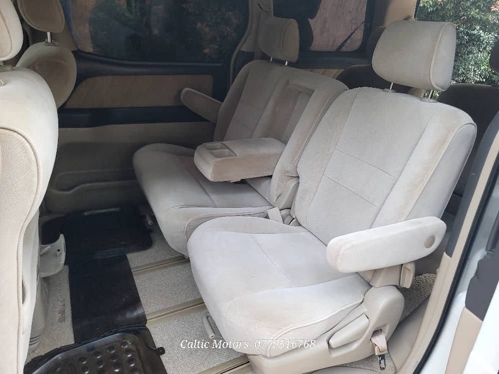 A picture of TOYOTA ALPHARD