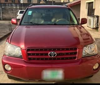 A picture of Tokumbo standard 2004 Highlander 2 years used Engine untouched 100