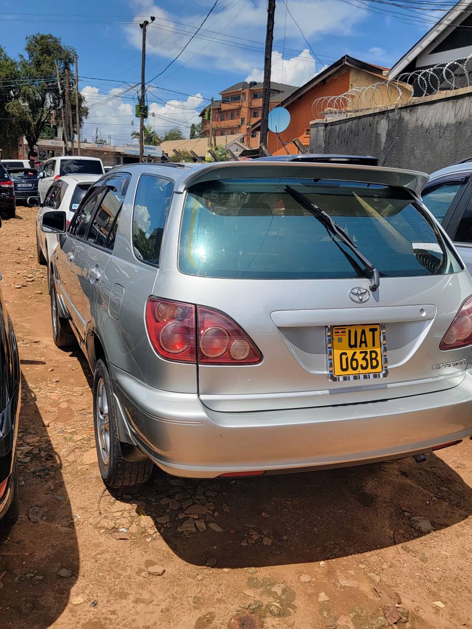 A picture of TOYOTA HARRIER 2 2CC