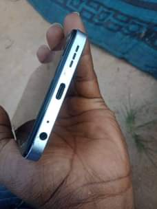A picture of Infinix hot30i ram 4 rom 128