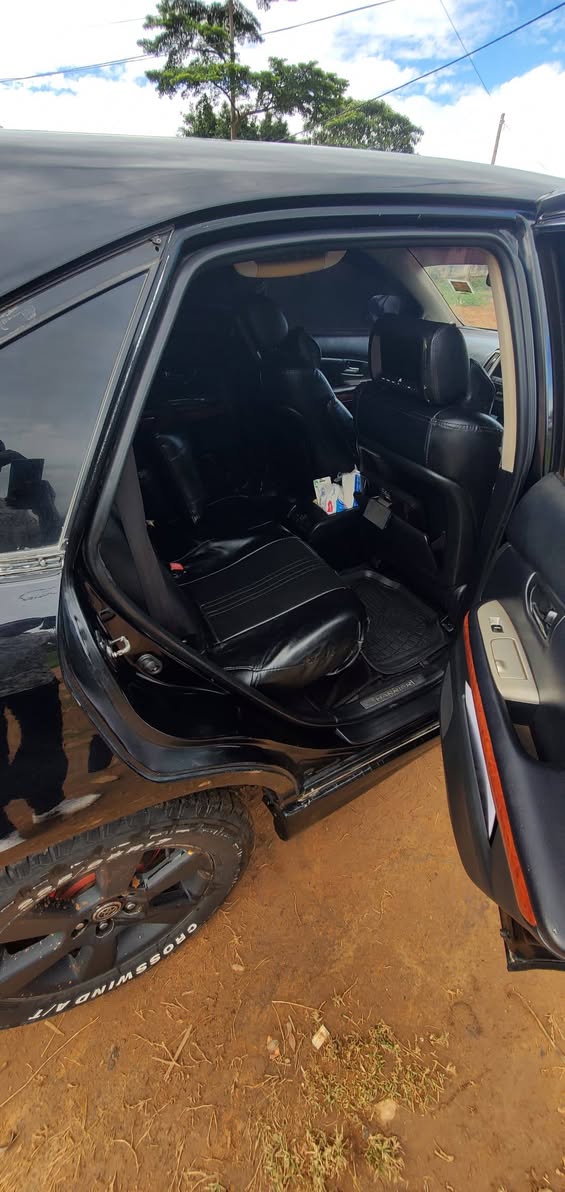 A picture of Subaru Xt Full document Full ac No kipengele M15 8