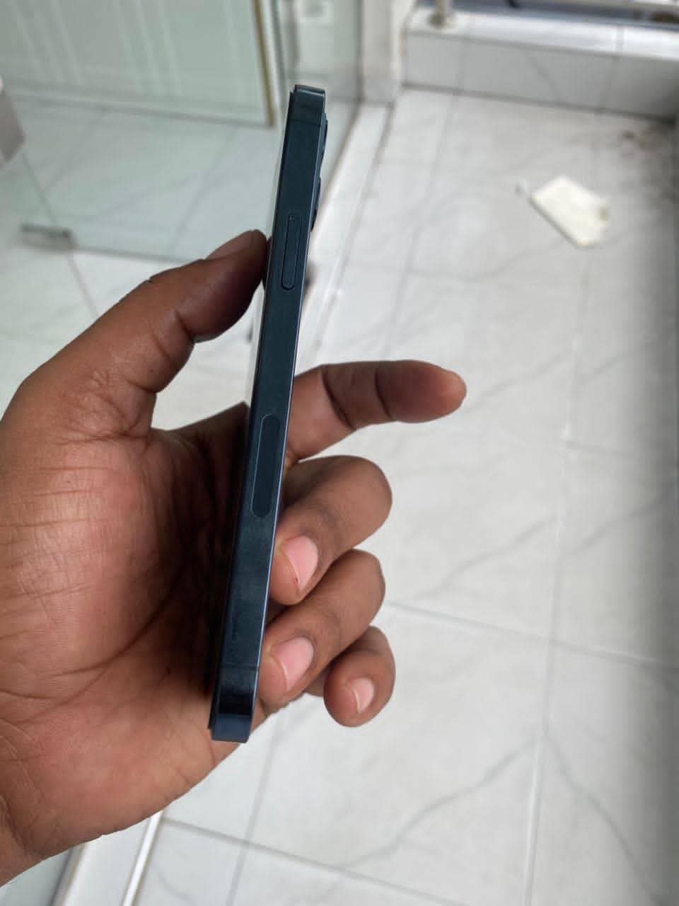 A picture of iPhone 12 PRO 128GB