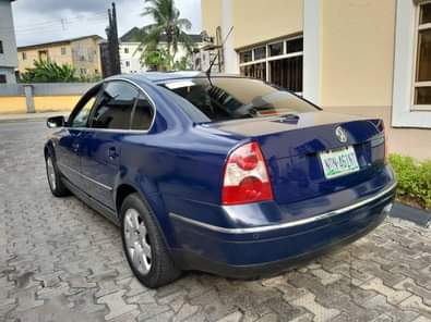 A picture of 2005 model Volkswagen Passat Raw First body Very sound silent