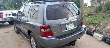 A picture of Tokumbo standard 2007 Toyota Highlander 3 seaters Everything is working