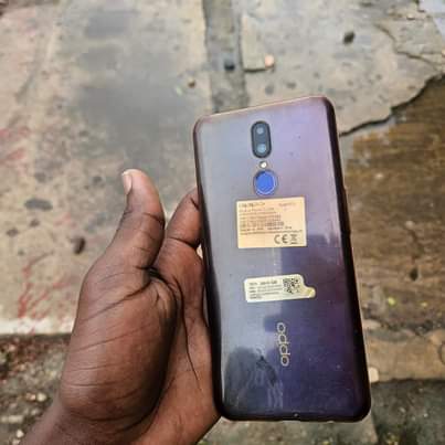 A picture of Oppo F11