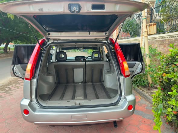 A picture of NISSAN X TRAIL OLD