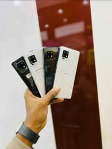 A picture of AQUOS ZERO
