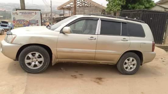 A picture of Toyota Highlander 02 03
