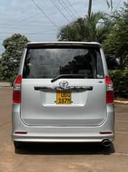 A picture of Toyota Noah UBQ 2009 model petrol engine on sale at