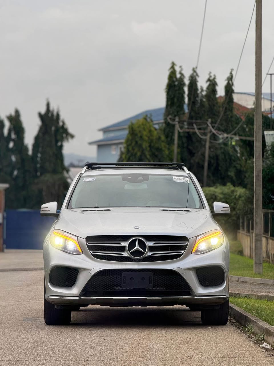 A picture of Mercedes Benz GLE400 foreign used 2016 model with original dutylocation