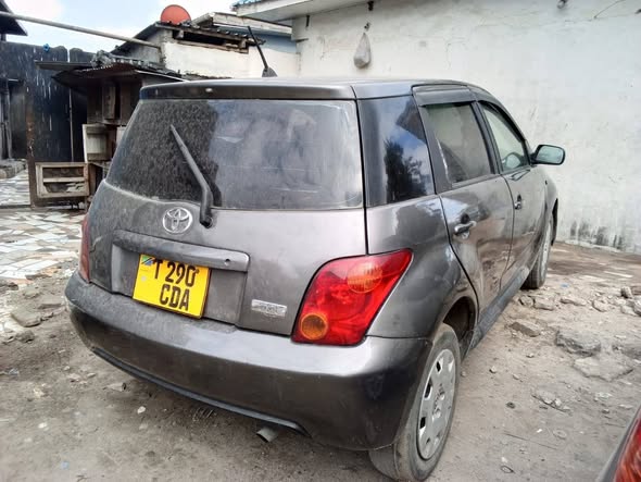 A picture of TOYOTA IST