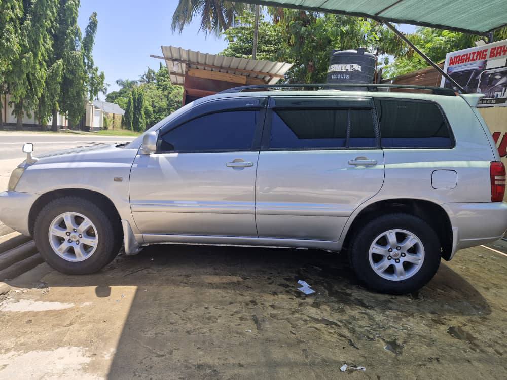 A picture of TOYOTA KLUGER