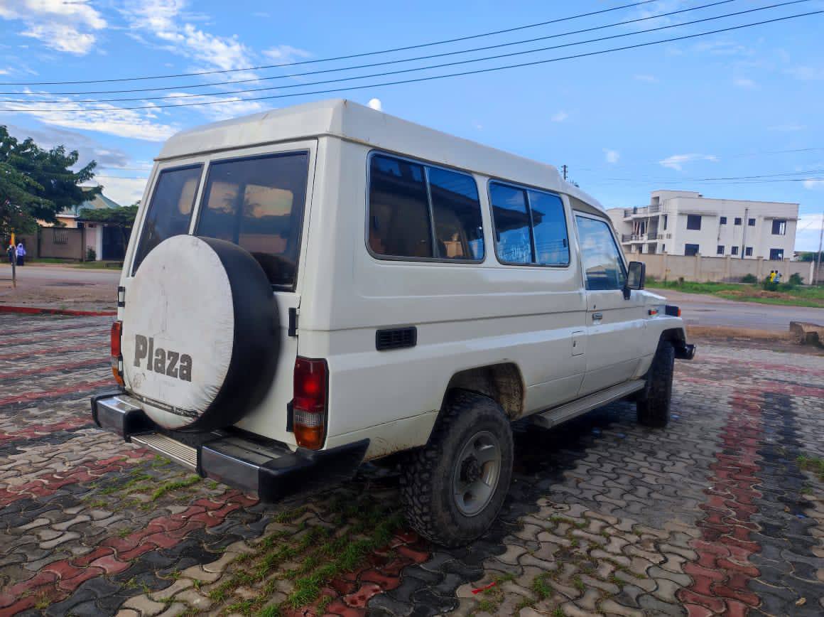 A picture of TOYOTA LANDCRUISER HARD TOP