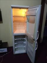 A picture of Hisense fridge double door inagandisha sana na kupoza vzr bei