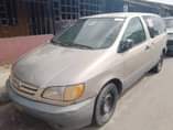 A picture of 2002 SIENNA