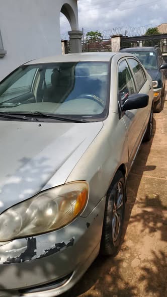 A picture of 04 corolla