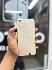 A picture of Vivo Y67 128gb ram6 Tsh 100 000 tu. Tunapatikana uhasibu
