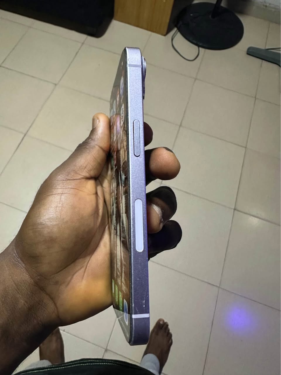 A picture of iPhone 14 256gb