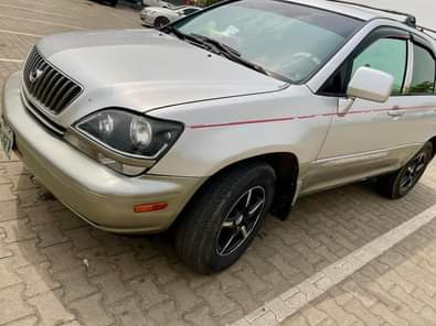 A picture of Admin please approve 2003 Rx 300 First body Engine and