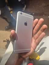 A picture of Iphone 6 en samsung s7 edge