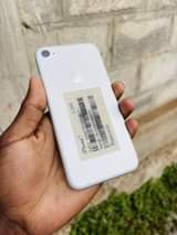 A picture of iPhone 7 128Gb at 270k