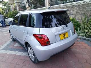 A picture of TOYOTA IST INAUZWA BEI 9 8MILION KARIBU SANA