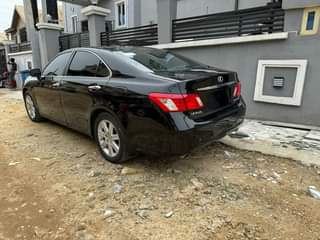 A picture of Lexus es350 08 briefly used