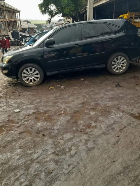 A picture of Another lexus RX330 in black body For sale Everything is