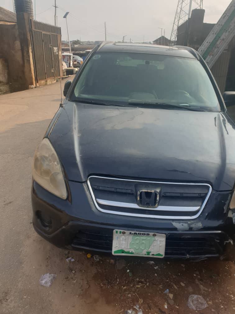 A picture of AWOOF CRV JEEP 4 plugs ..owner need money....