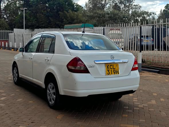 A picture of Nissan tiida
