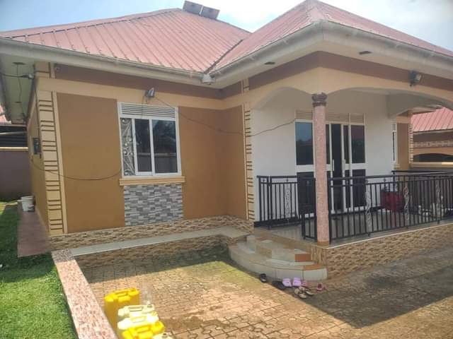 A picture of House for sale in Mukono Namayiba along mukono katosi road